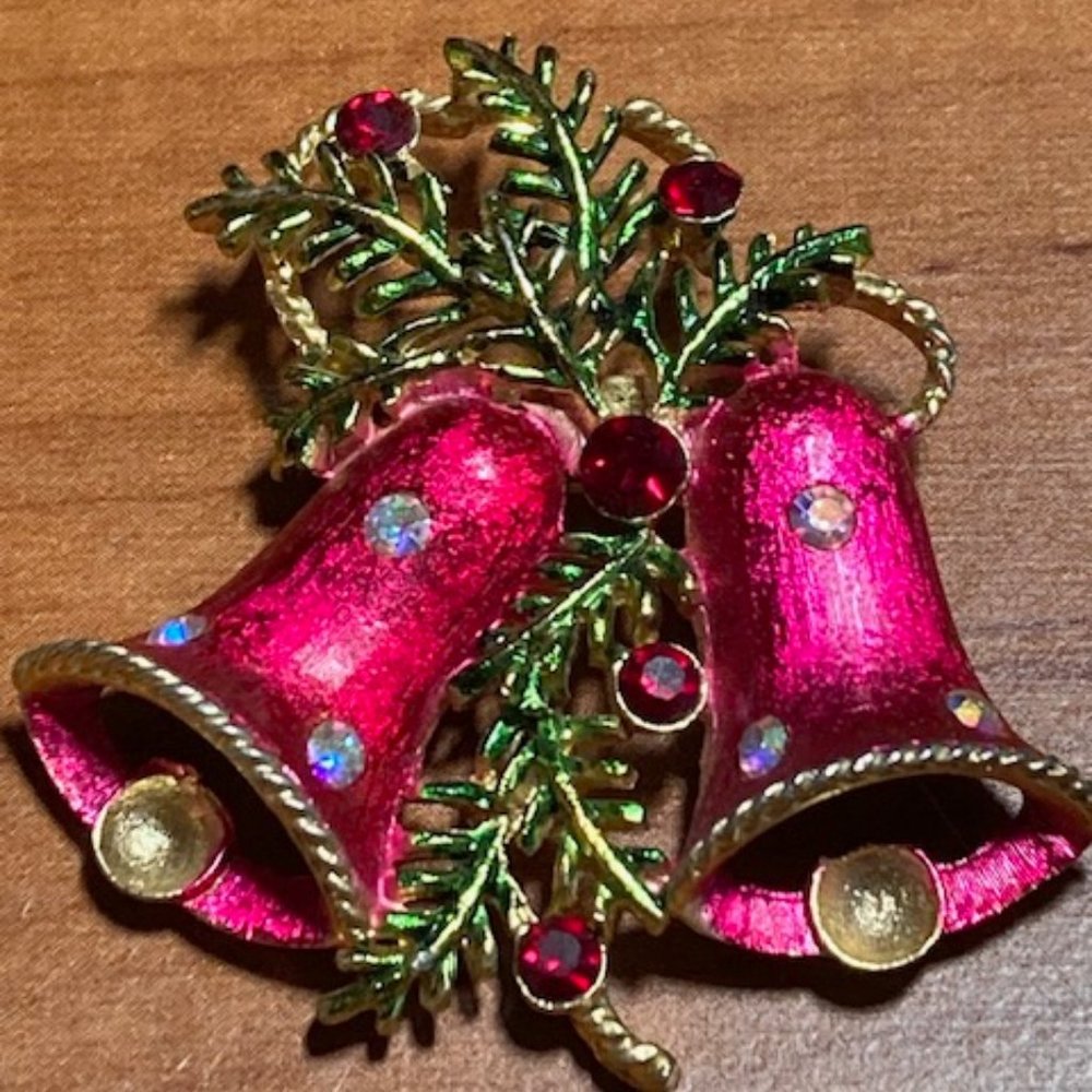 Vintage Christmas Bells Brooch Jeweled Gold Tone Winter